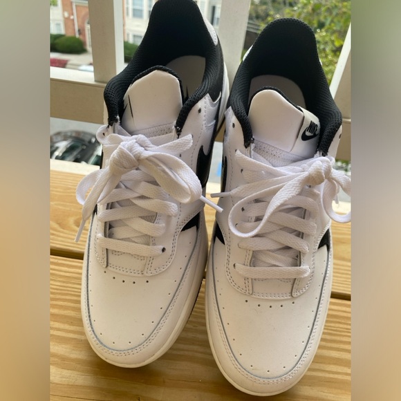 Nike Gama Forces Mens 7.5 Women’s size 9. Almost new but worn once. - Picture 3 of 6